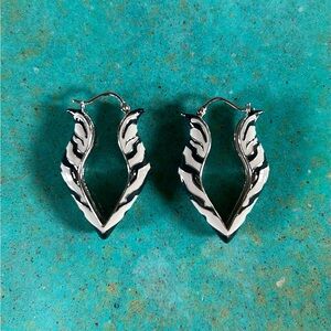 Star Wars RockLove and Her Universe Limited Edition Clone Wars Ahsoka Earrings